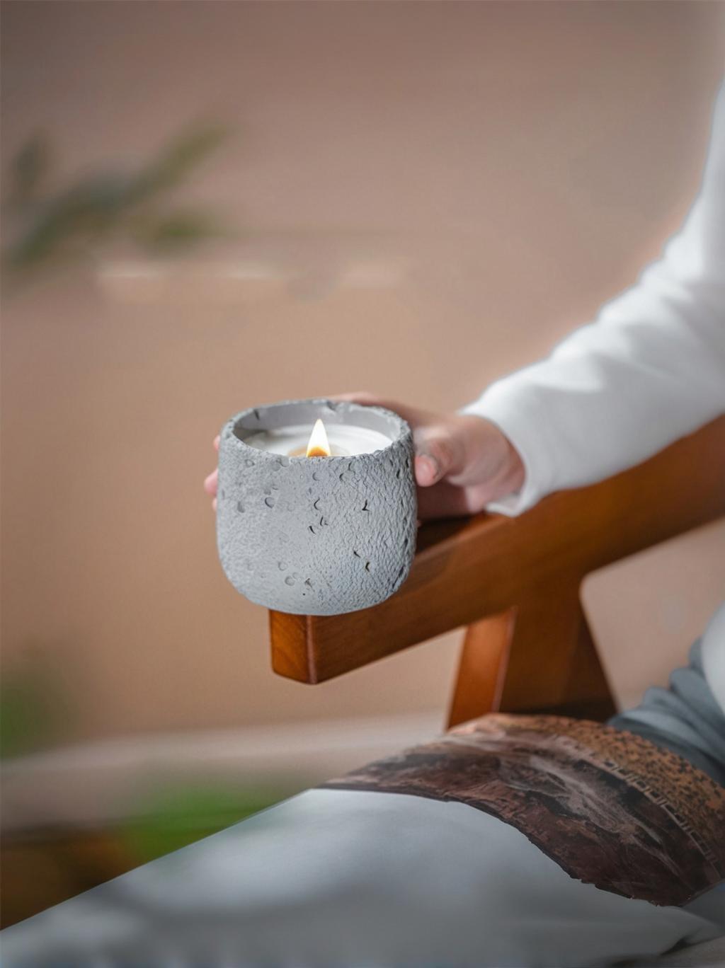 Moonlit Moments Wood Wick Soy Candle – Lavender & Gardenia Scents