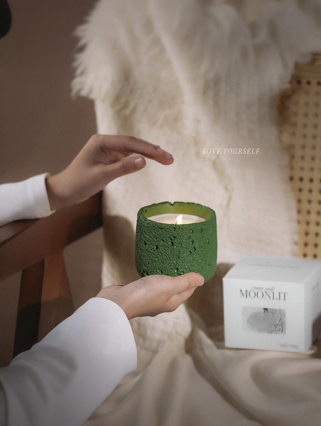 Moonlit Moments Wood Wick Soy Candle – Lavender & Gardenia Scents